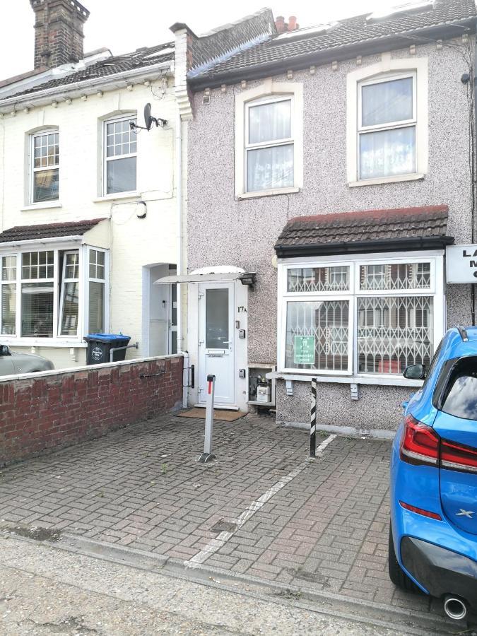 Ferienwohnung Carnation Flat A In Wembley London Exterior foto